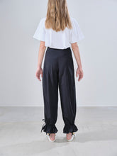 Load image into Gallery viewer, RUFFLE TROUSERS, black