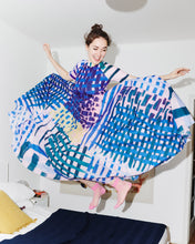 Load image into Gallery viewer, QUEEN MAXI DRESS - rent