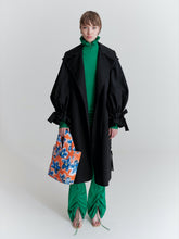 Load image into Gallery viewer, Tailored master coat with detachable sleeves