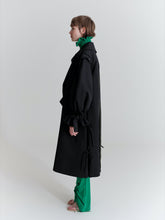 Load image into Gallery viewer, Tailored master coat with detachable sleeves