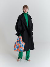 Load image into Gallery viewer, Tailored master coat with detachable sleeves