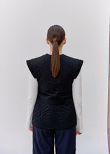 Load image into Gallery viewer, THE HIDDEN FACE VEST, quilted
