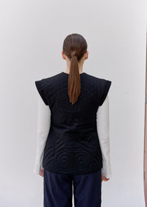 THE HIDDEN FACE VEST, quilted