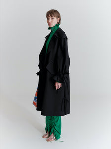 Tailored master coat with detachable sleeves