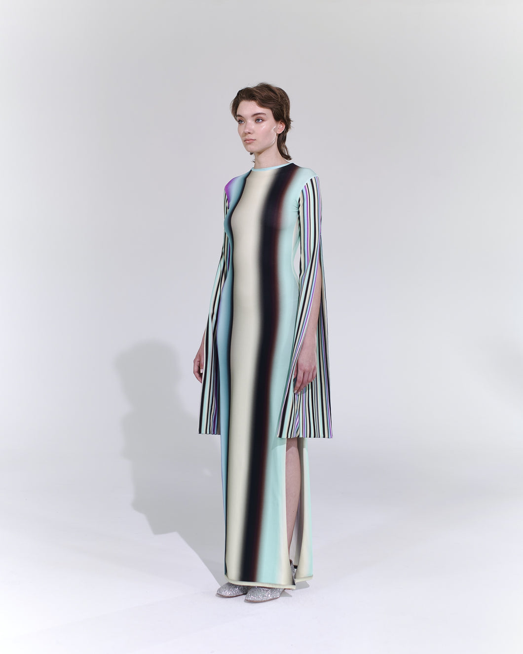 GRADIENT LONG DRESS with extra long sleeve