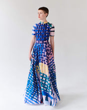 Load image into Gallery viewer, QUEEN MAXI DRESS
