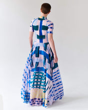 Load image into Gallery viewer, QUEEN MAXI DRESS - rent
